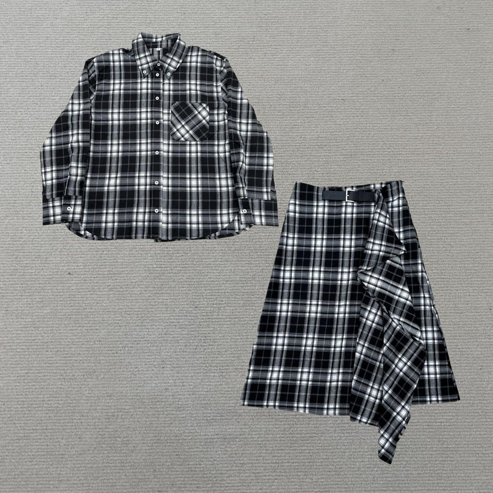 2024 Autumn/Winter Women s Plaid Double-Breasted Shirt & Asymmetrical Pleated Skirt Set with Belt Medium
2024 Autumn/Winter Women s Plaid Double-Breasted Shirt & Asymmetrical Pleated Skirt Set with Belt Medium