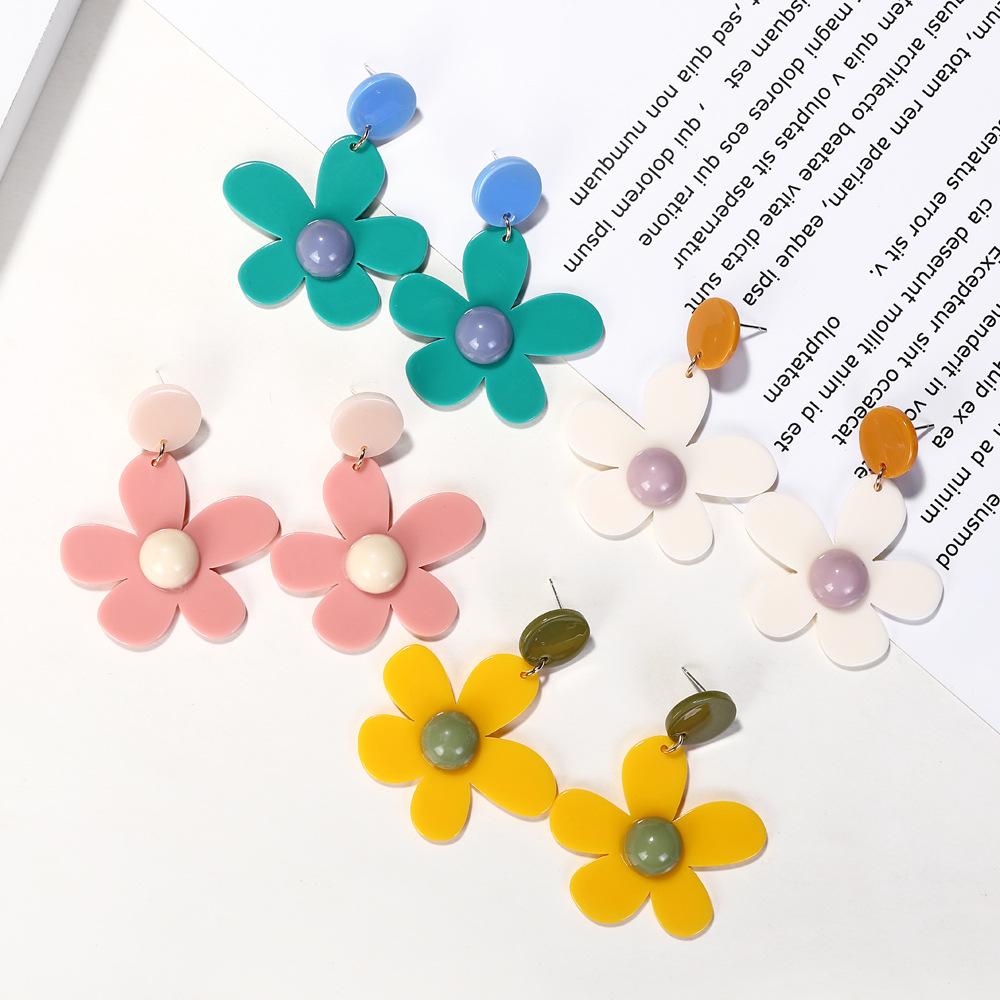 European and American exaggerated candy colored flower earrings, fashionable and simple sweet button daisy earrings білий
European and American exaggerated candy colored flower earrings, fashionable and simple sweet button daisy earrings білий
