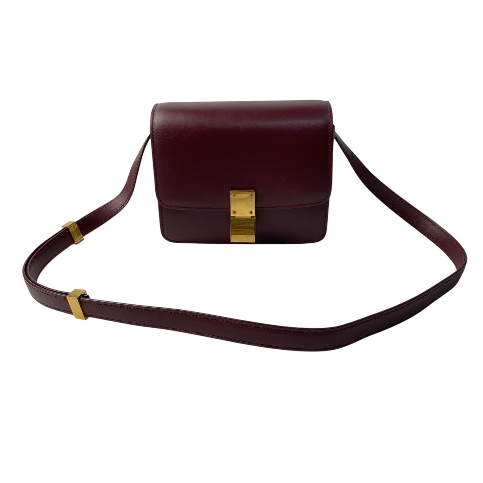 Вживана жіноча сумка CELINE серії Bordeaux зі шкіри
Вживана жіноча сумка CELINE серії Bordeaux зі шкіри