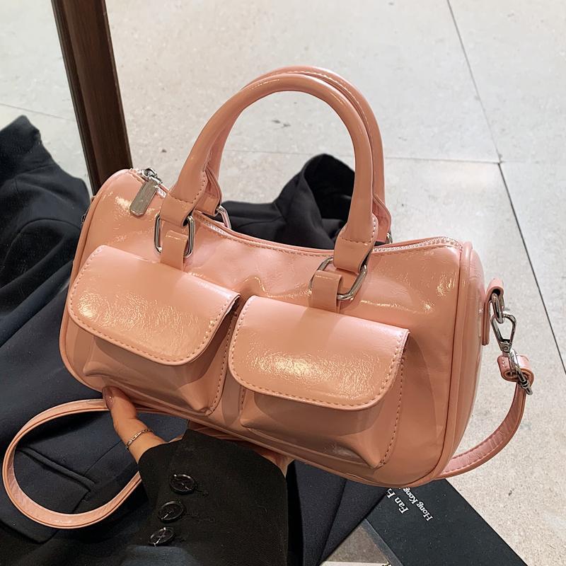 Retro Niche Women s Underarm Baguette Bag: 2025 Spring Casual Fashion Solid Color Single Shoulder Boston Bag
Retro Niche Women s Underarm Baguette Bag: 2025 Spring Casual Fashion Solid Color Single Shoulder Boston Bag
