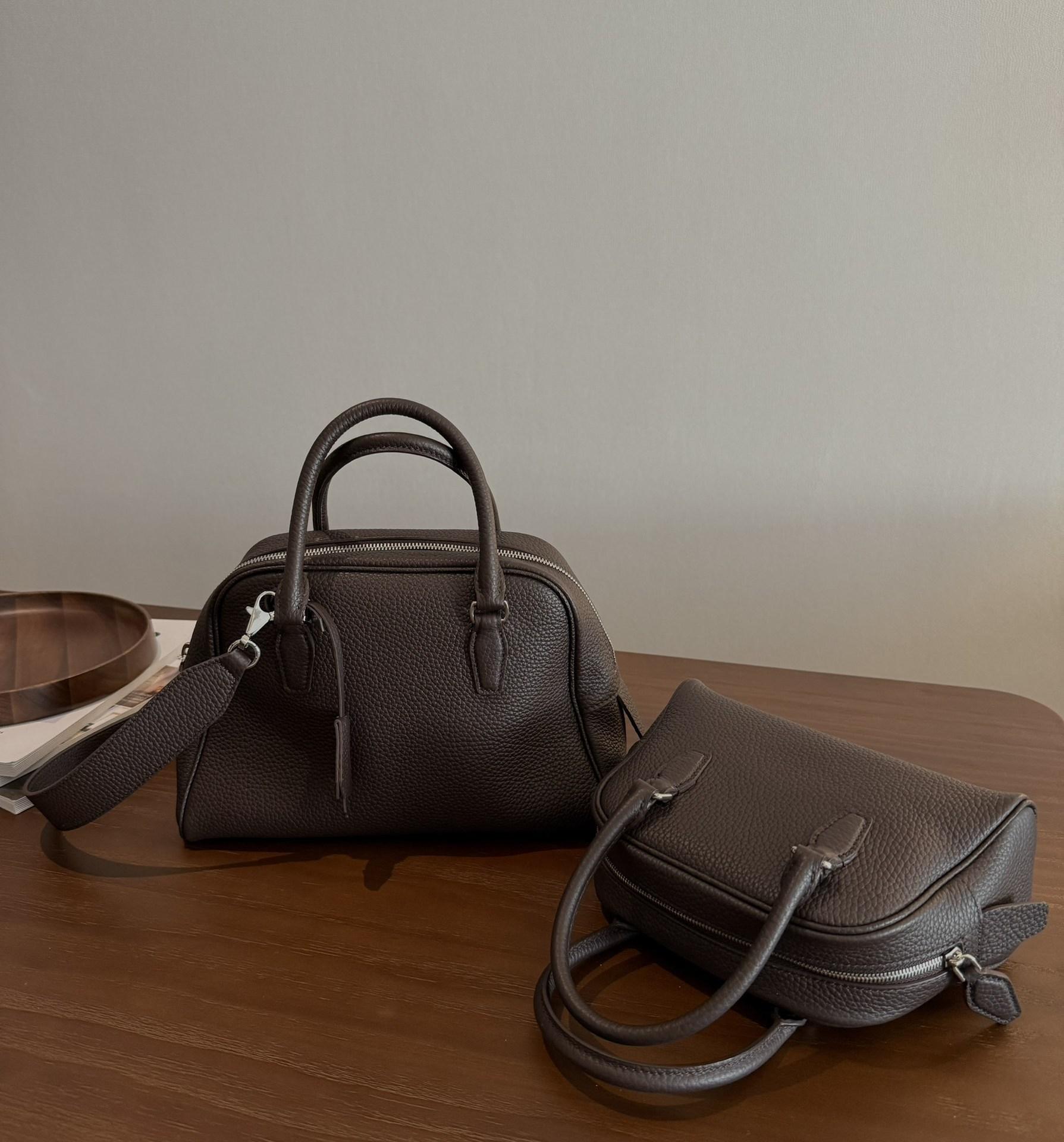 2025 Новый верхний слой коровьей кожи шар для боулинга Высококачественная сумка ретро Бостон сумка через плечо для женщин 21x9x12cm
2025 Новый верхний слой коровьей кожи шар для боулинга Высококачественная сумка ретро Бостон сумка через плечо для женщин 21x9x12cm