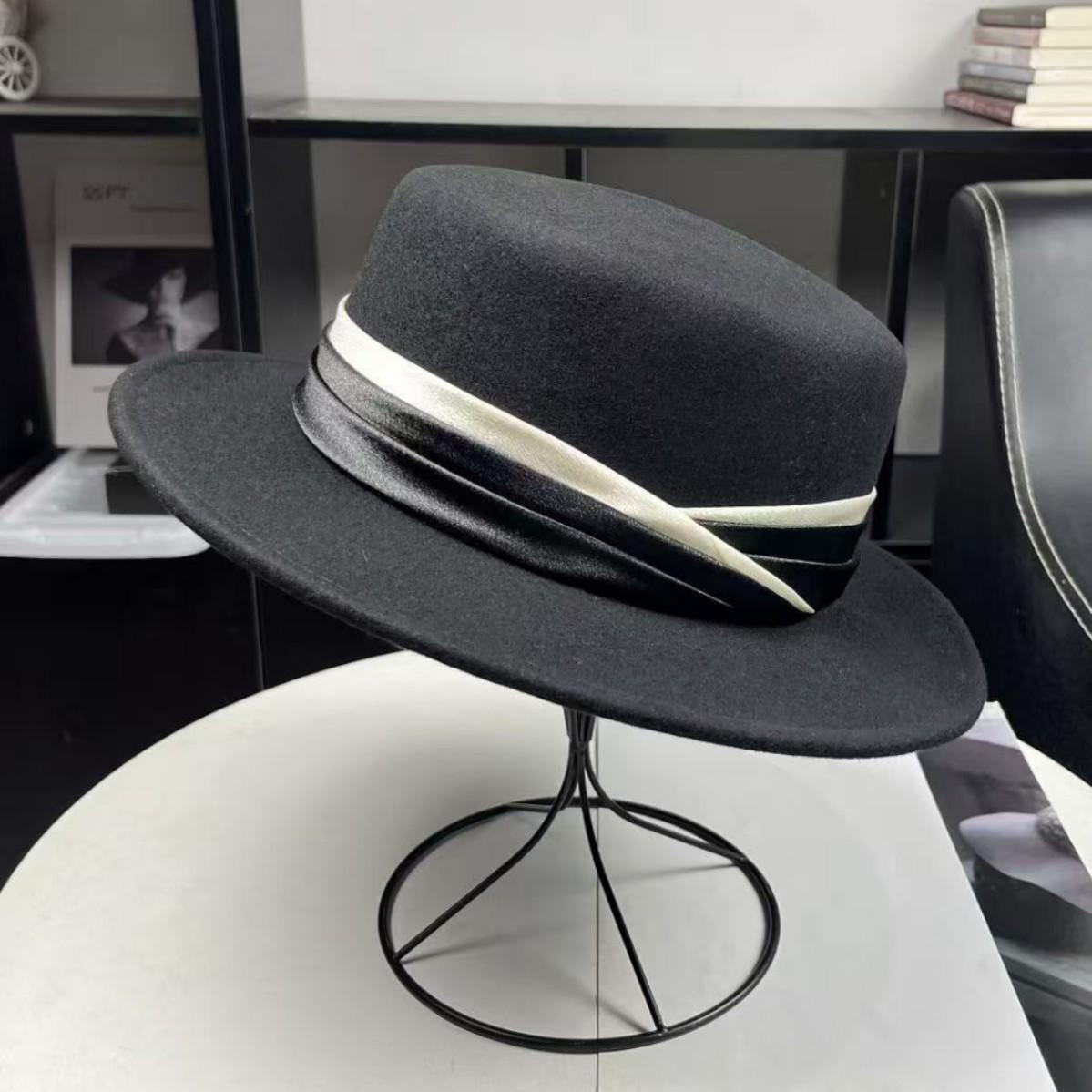 High-end French 100% Australian wool top hat women s autumn and winter vacation fashion flat hat elegant and versatile One size fits all чёрный
High-end French 100% Australian wool top hat women s autumn and winter vacation fashion flat hat elegant and versatile One size fits all чёрный
