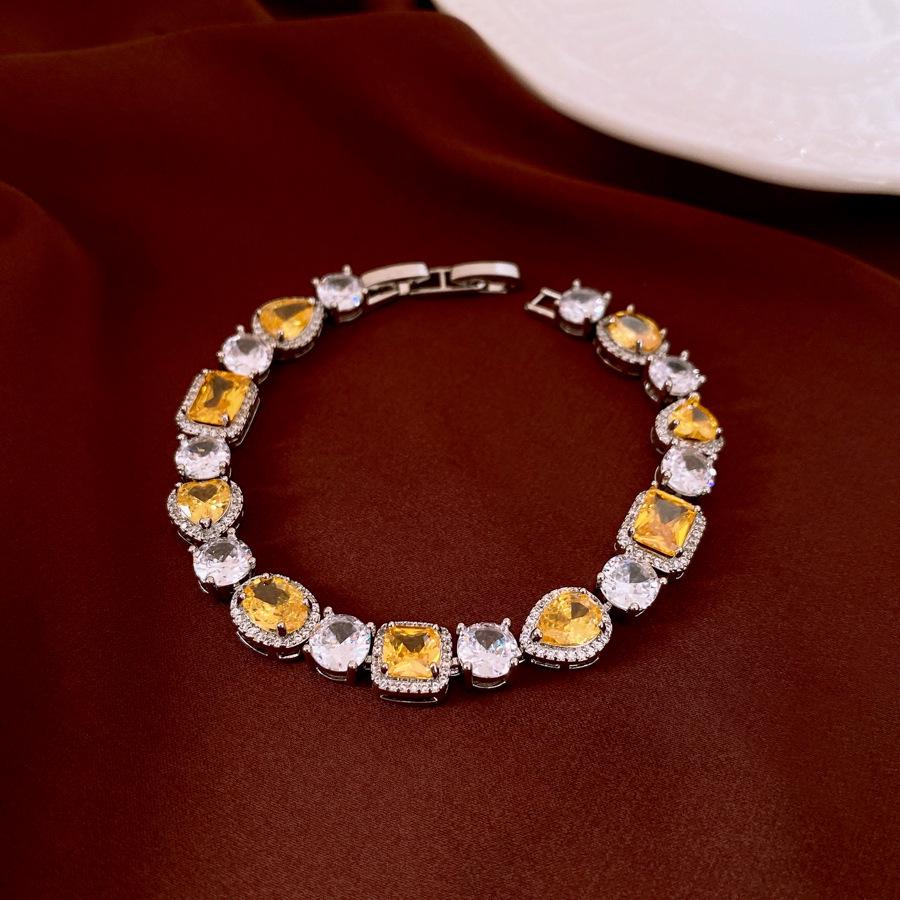 Zircon Water Drop Buckle Bracelet: Elegant, Versatile Light Luxury Bangle for Women
Zircon Water Drop Buckle Bracelet: Elegant, Versatile Light Luxury Bangle for Women