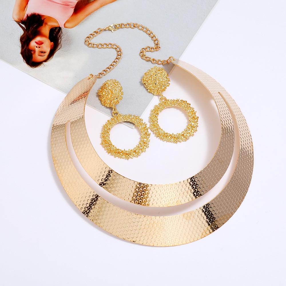 Metallic Geometric Necklace And Earring Set With Snake Chain For Boho Fashion Enthusiasts золотой
Metallic Geometric Necklace And Earring Set With Snake Chain For Boho Fashion Enthusiasts золотой