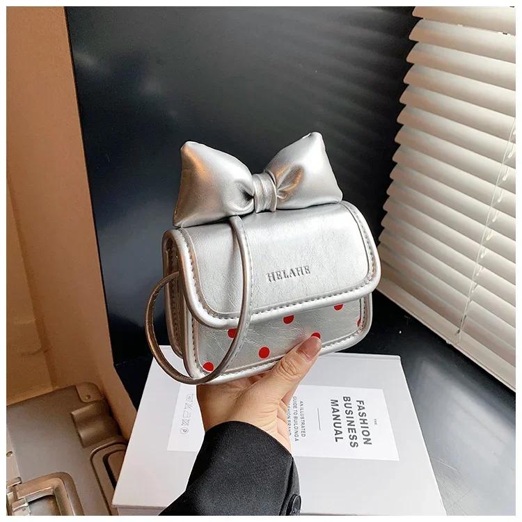 Compact Square Bag With A Crossbody Arch For Women Premium And Mini Niche Bag Elegant And Popular Single Shoulder New
Compact Square Bag With A Crossbody Arch For Women Premium And Mini Niche Bag Elegant And Popular Single Shoulder New