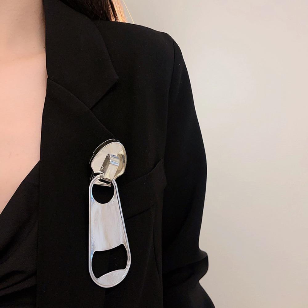 Zinc Zinc Alloy Zipper Brooch Electroplating Fashion Big Brooch European American Style Brooch Wedding
Zinc Zinc Alloy Zipper Brooch Electroplating Fashion Big Brooch European American Style Brooch Wedding
