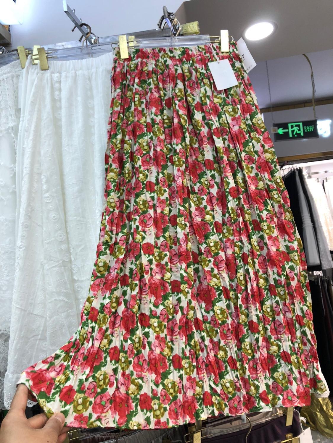 Милая омолаживающая масляная живопись цветочная плиссированная юбка юбка-слово женская весенне-летняя маленькая юбка средней длины темпераментная полуюбка one size fits all красный
Милая омолаживающая масляная живопись цветочная плиссированная юбка юбка-слово женская весенне-летняя маленькая юбка средней длины темпераментная полуюбка one size fits all красный