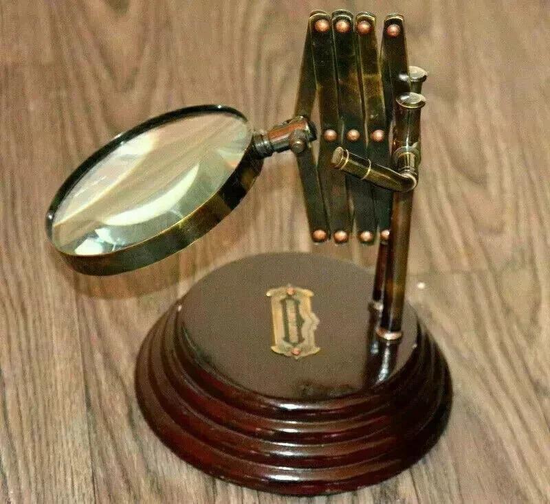 Латунна лупа на дерев яній підставці Вінтажний стиль Настільна лупа коричневий
Латунна лупа на дерев яній підставці Вінтажний стиль Настільна лупа коричневий