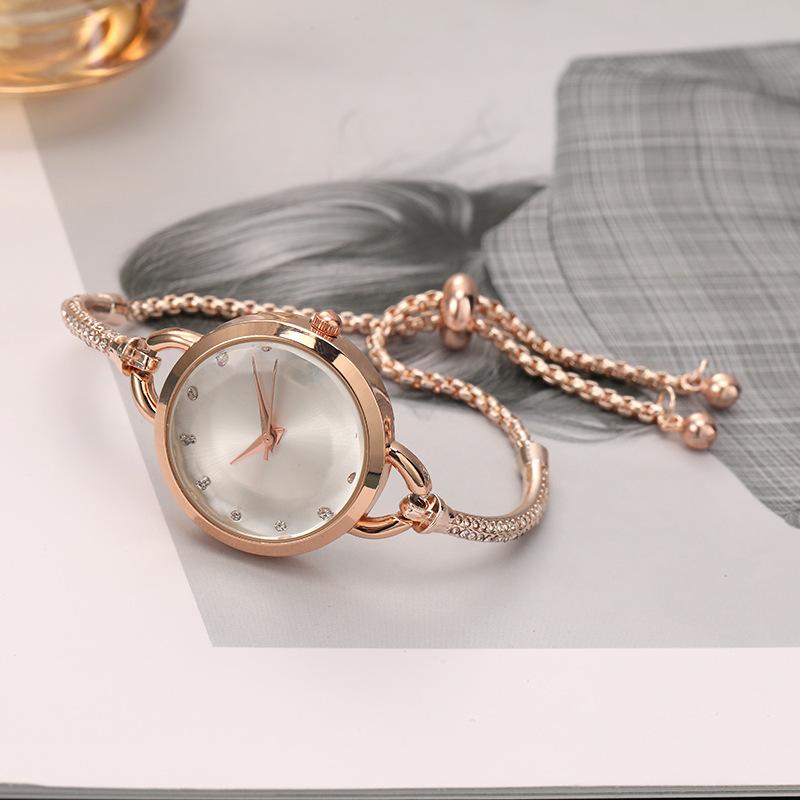 UTHAI V4 Новые женские кварцевые часы Вода Бриллиант Женские наручные часы Маленький циферблат Тонкий Регулируемый Ювелирные изделия Часы-браслет для девушки
UTHAI V4 Новые женские кварцевые часы Вода Бриллиант Женские наручные часы Маленький циферблат Тонкий Регулируемый Ювелирные изделия Часы-браслет для девушки