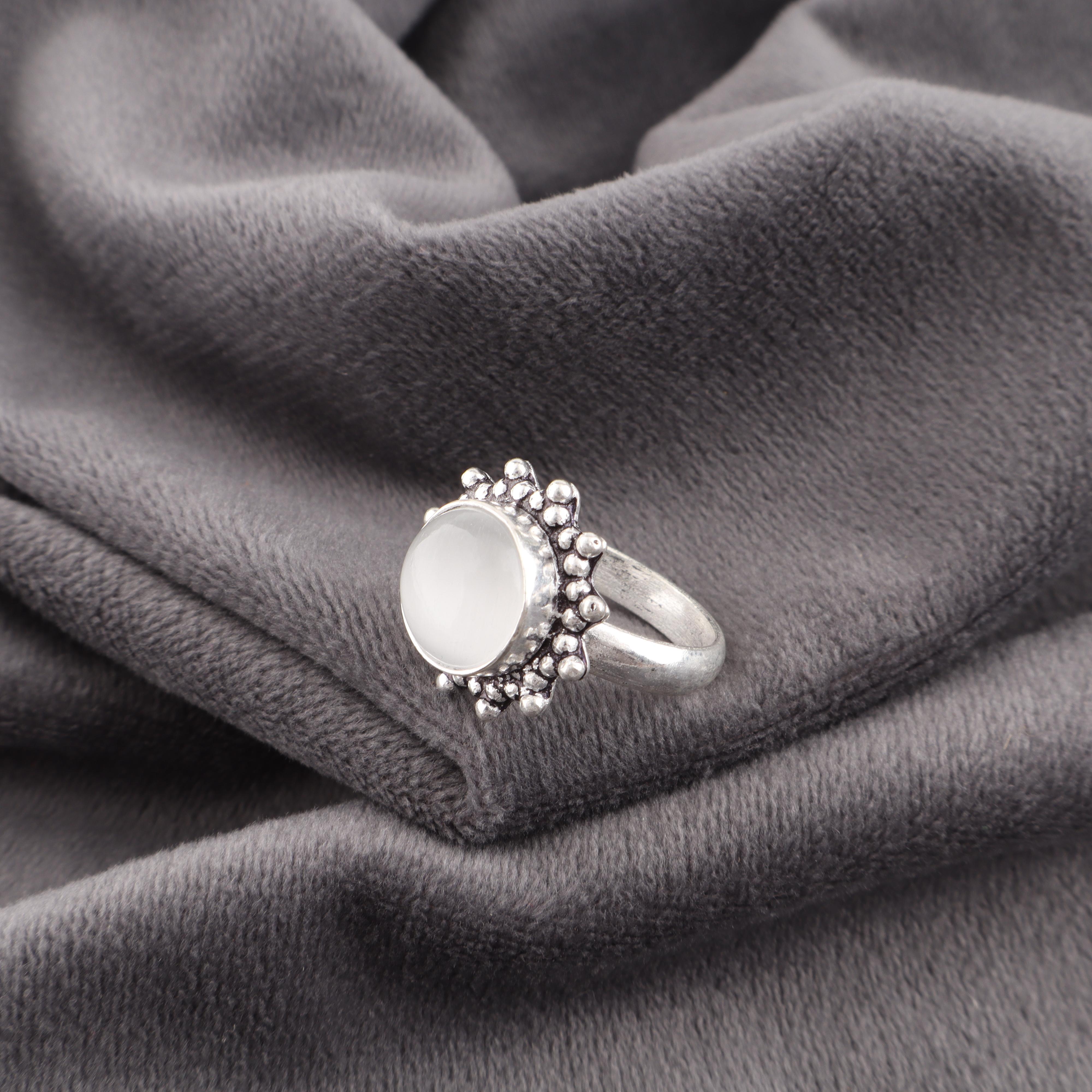 Ювелирные изделия из селенита, кольцо из драгоценного камня ручной работы, кольцо из стерлингового серебра 925 пробы, антикварные ювелирные изделия, для подарка на помолвку 12 белый
Ювелирные изделия из селенита, кольцо из драгоценного камня ручной работы, кольцо из стерлингового серебра 925 пробы, антикварные ювелирные изделия, для подарка на помолвку 12 белый