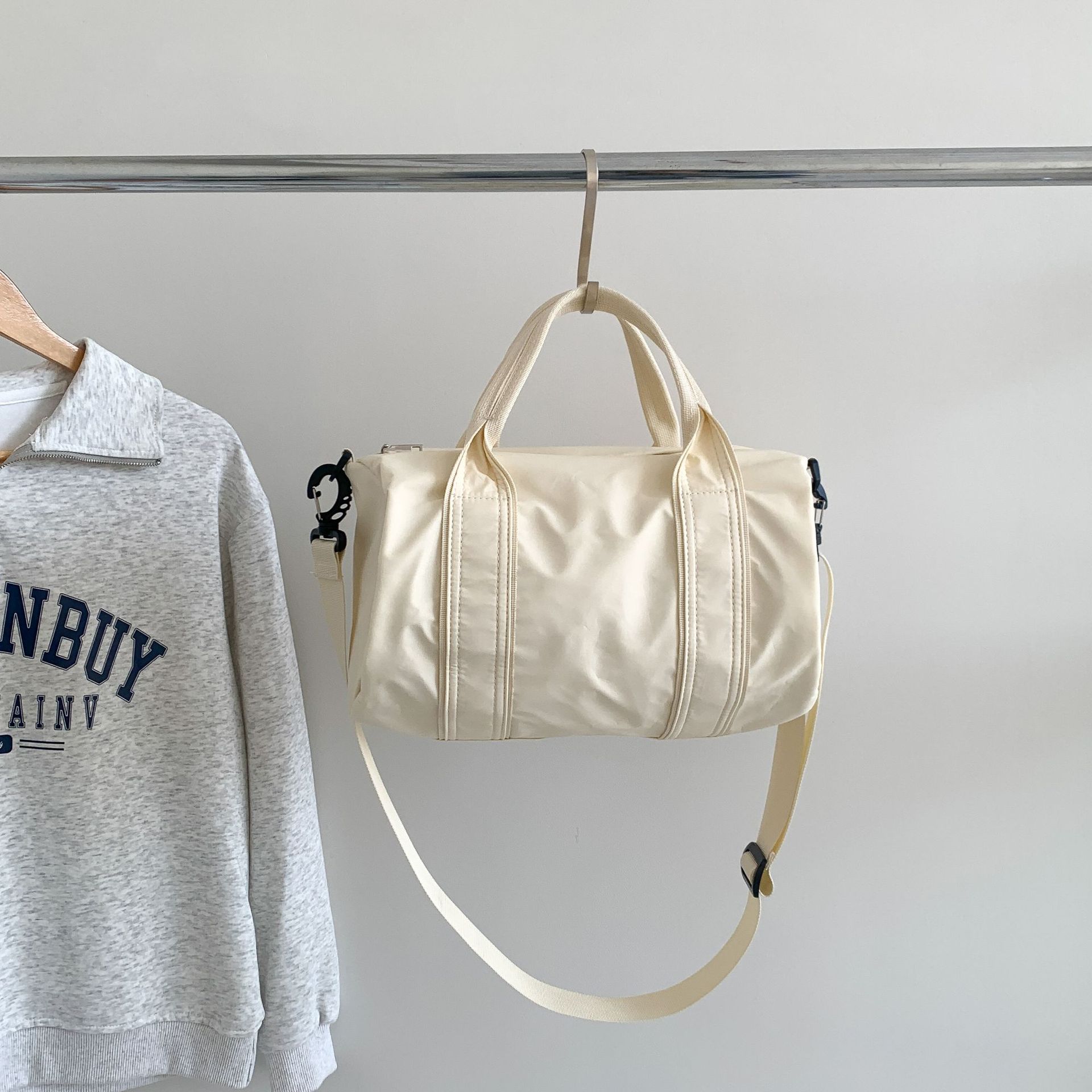 Korean Large Capacity Women s Casual Style Nylon Crossbody Armpit Bag, Simple and Versatile, Short Distance Travel Carrying Tote Bag білий
Korean Large Capacity Women s Casual Style Nylon Crossbody Armpit Bag, Simple and Versatile, Short Distance Travel Carrying Tote Bag білий