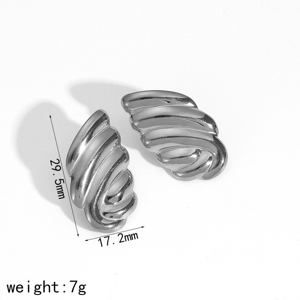 Новые текстурированные серьги-гвоздики из титановой стали с крыльями, женские модные серьги из нержавеющей стали с покрытием из 18-каратного золота
Новые текстурированные серьги-гвоздики из титановой стали с крыльями, женские модные серьги из нержавеющей стали с покрытием из 18-каратного золота