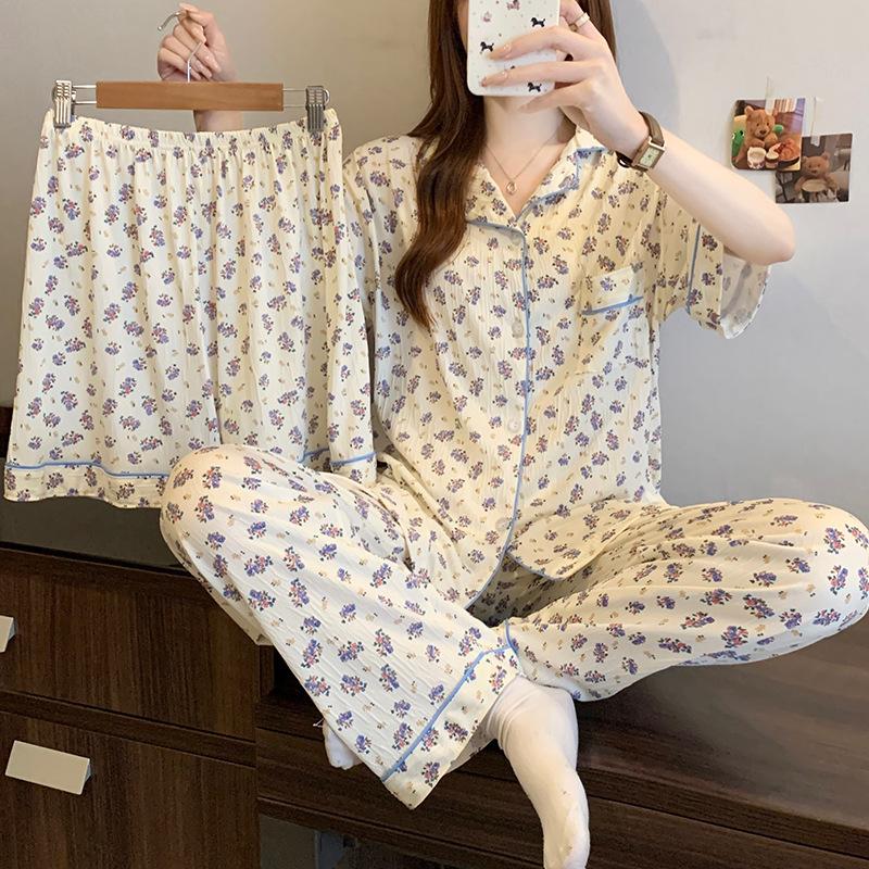 Романтическая фиолетовая пижама с цветочным принтом, женская, весенне-летняя, из жатой ткани, с коротким рукавом, из трех предметов, домашняя одежда, можно носить на улице M
Романтическая фиолетовая пижама с цветочным принтом, женская, весенне-летняя, из жатой ткани, с коротким рукавом, из трех предметов, домашняя одежда, можно носить на улице M