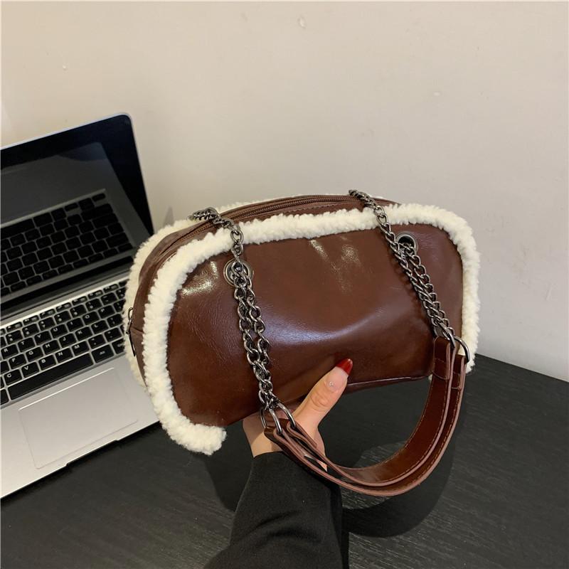 Маленька жіноча сумка з нішевим дизайном 2024 року, нова ретро-сумка-подушка, зимова текстурована сумка на ланцюжку, суцільна кольорова сумка через плече
Маленька жіноча сумка з нішевим дизайном 2024 року, нова ретро-сумка-подушка, зимова текстурована сумка на ланцюжку, суцільна кольорова сумка через плече