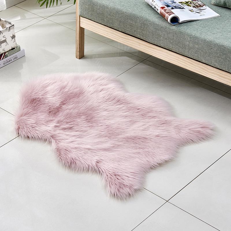 Modern Euro-Style Imitation Wool Long Pile Floor Mat for Living Room or Bedroom 40 x 60 cm
Modern Euro-Style Imitation Wool Long Pile Floor Mat for Living Room or Bedroom 40 x 60 cm