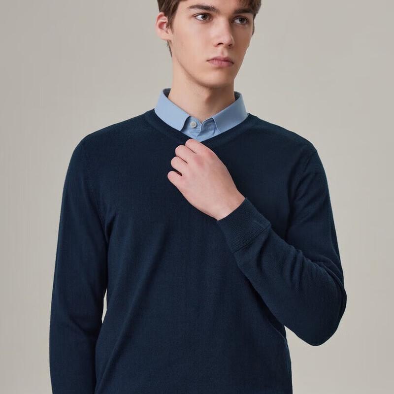 Мужской пуловер с V-образным вырезом из тонкой шерсти EMZ XL
Мужской пуловер с V-образным вырезом из тонкой шерсти EMZ XL