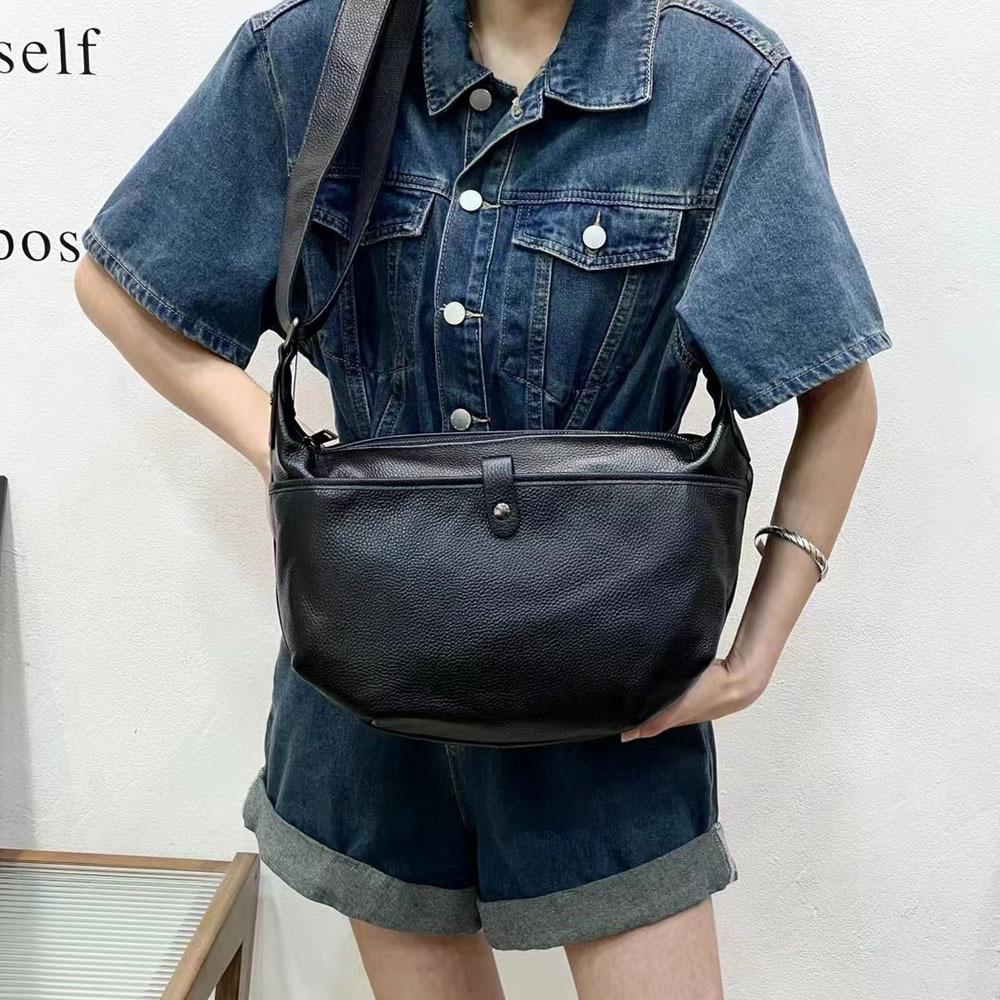 Женская сумка из коровьей кожи, сумка-мессенджер через плечо, большая модная кожаная женская сумка чёрный
Женская сумка из коровьей кожи, сумка-мессенджер через плечо, большая модная кожаная женская сумка чёрный