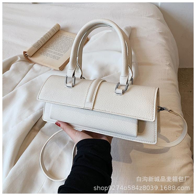 French fashion small bag women s new 2025 summer foreign style messenger bag portable baguette shoulder bag білий
French fashion small bag women s new 2025 summer foreign style messenger bag portable baguette shoulder bag білий