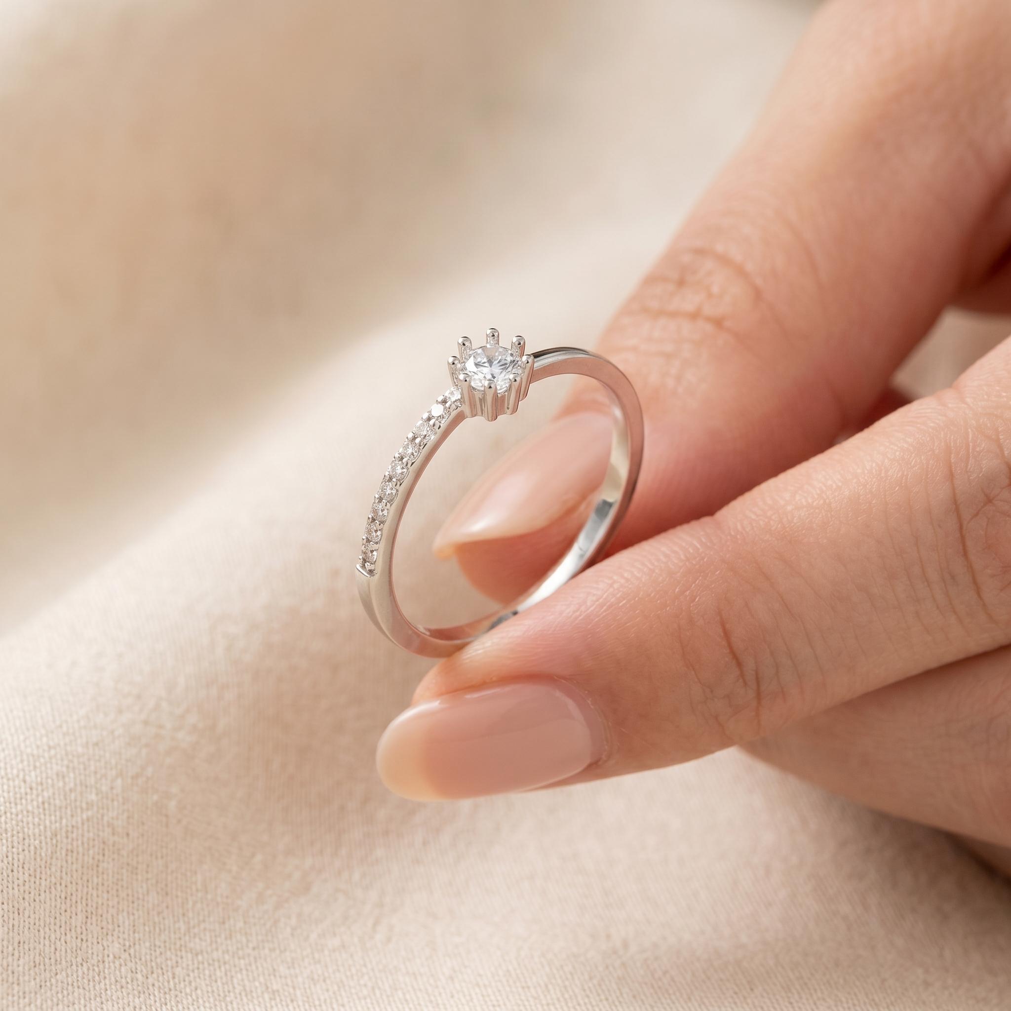Silver Plated Solitaire Cubic Zirconia Half Eternity Ring for Women Promise Jewelry Gift срібний
Silver Plated Solitaire Cubic Zirconia Half Eternity Ring for Women Promise Jewelry Gift срібний