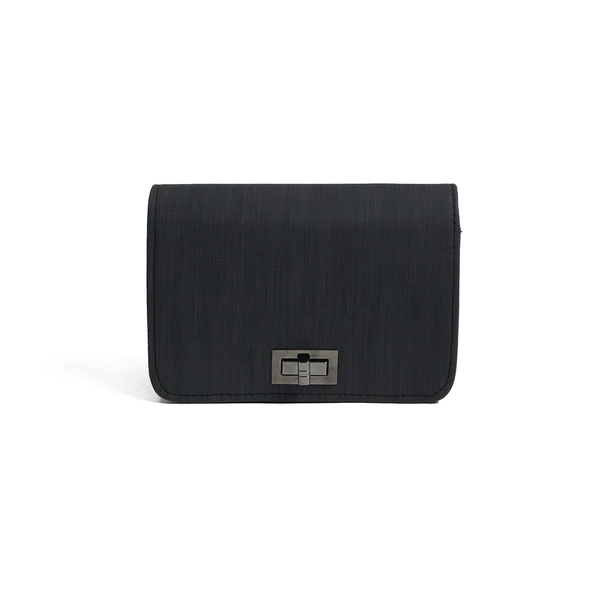 Cloth pattern turn lock women s bag niche small square bag lock buckle shoulder messenger bag versatile underarm bag чорний
Cloth pattern turn lock women s bag niche small square bag lock buckle shoulder messenger bag versatile underarm bag чорний