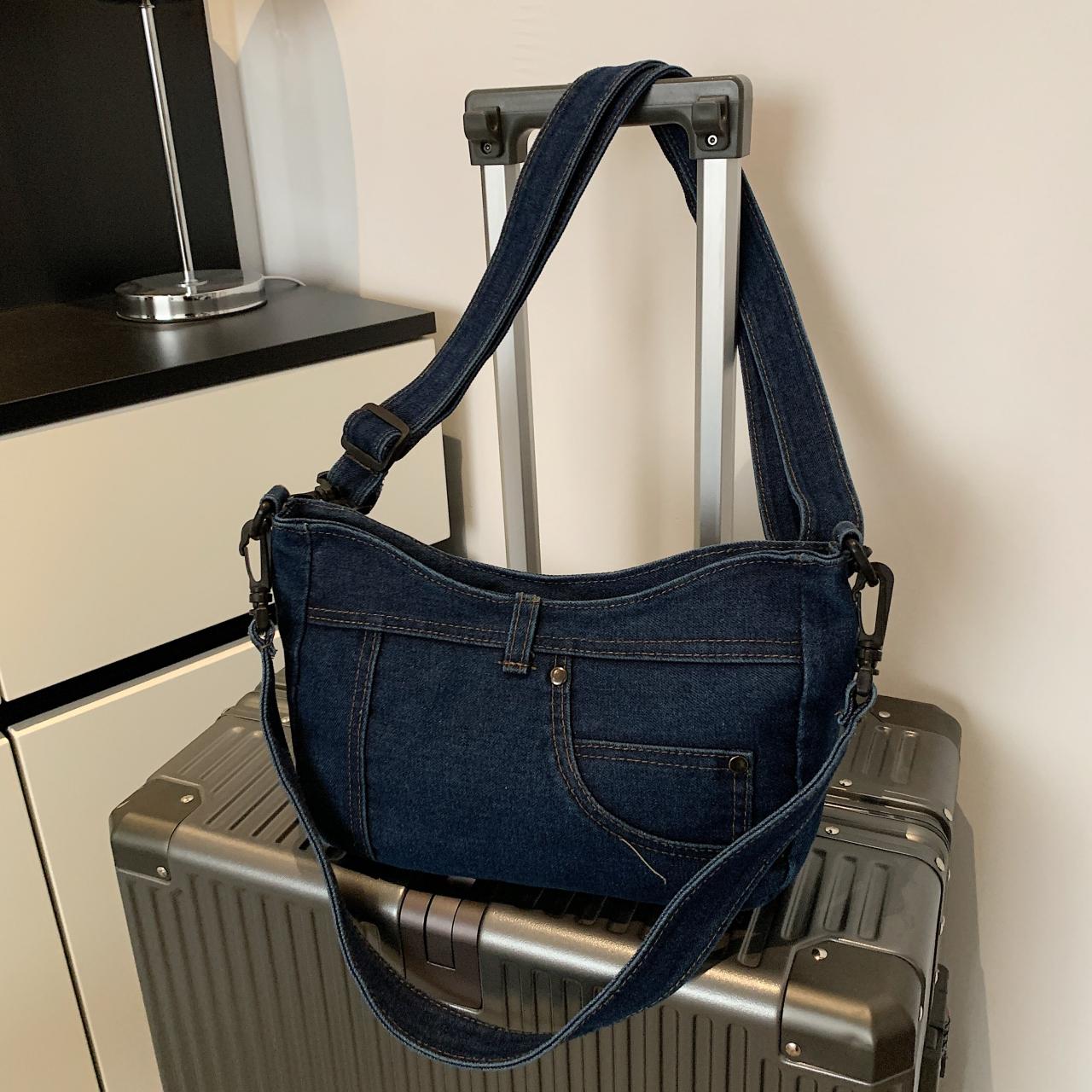 Vintage Washable Denim Crossbody Bag Women Spring Lightweight Casual Shoulder Bag Fashion Daily Travel Jeans Tote bag Versatile 25cm 9cm 17cm
Vintage Washable Denim Crossbody Bag Women Spring Lightweight Casual Shoulder Bag Fashion Daily Travel Jeans Tote bag Versatile 25cm 9cm 17cm