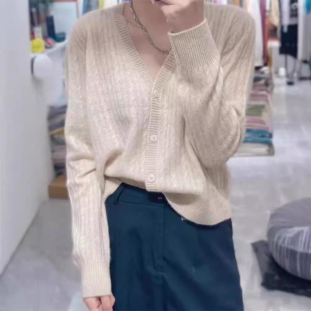 Women s 100% Wool V-neck Cable Knit Cardigan - Spring/Autumn Style Sweater Coat Medium
Women s 100% Wool V-neck Cable Knit Cardigan - Spring/Autumn Style Sweater Coat Medium