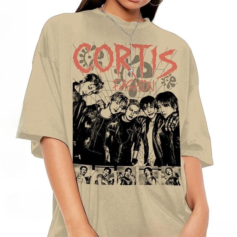 Летняя мода 2026 Модная футболка Мужчины Женщины Винтажный топ K-pop CORTIS Модная футболка _ Графическая футболка Kpop, Стиль группы 4XL
Летняя мода 2026 Модная футболка Мужчины Женщины Винтажный топ K-pop CORTIS Модная футболка _ Графическая футболка Kpop, Стиль группы 4XL