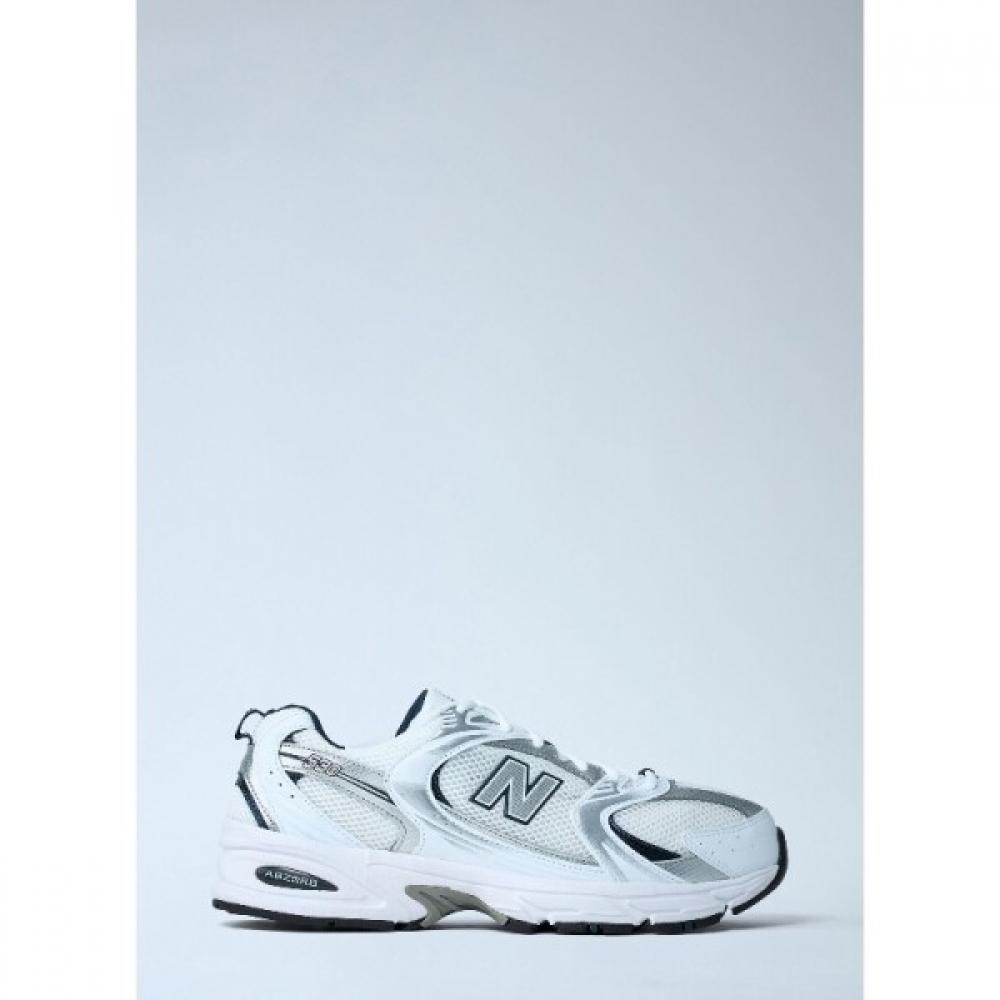 New Balance 530 Low Top Technical Panel Sneakers US11.5
New Balance 530 Low Top Technical Panel Sneakers US11.5