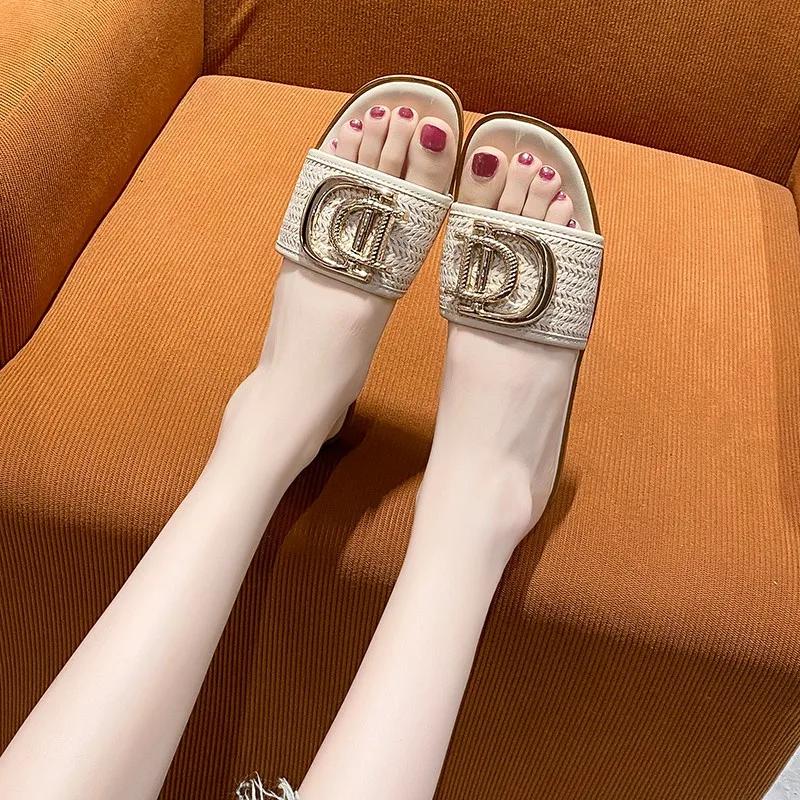 Женские роскошные декоративные плетеные сандалии на плоской подошве, модные, с открытым носком, для отдыха, повседневные, элегантные, для офиса, для женщин, новые тапочки 35
Женские роскошные декоративные плетеные сандалии на плоской подошве, модные, с открытым носком, для отдыха, повседневные, элегантные, для офиса, для женщин, новые тапочки 35