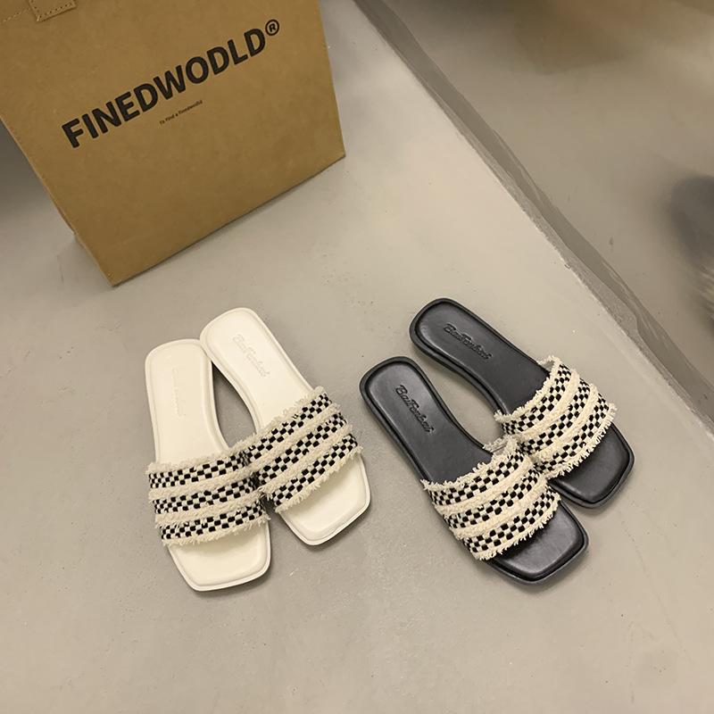 Slippers women s summer wear with skirt women s flat sandals seaside beach shoes 39 чорний
Slippers women s summer wear with skirt women s flat sandals seaside beach shoes 39 чорний