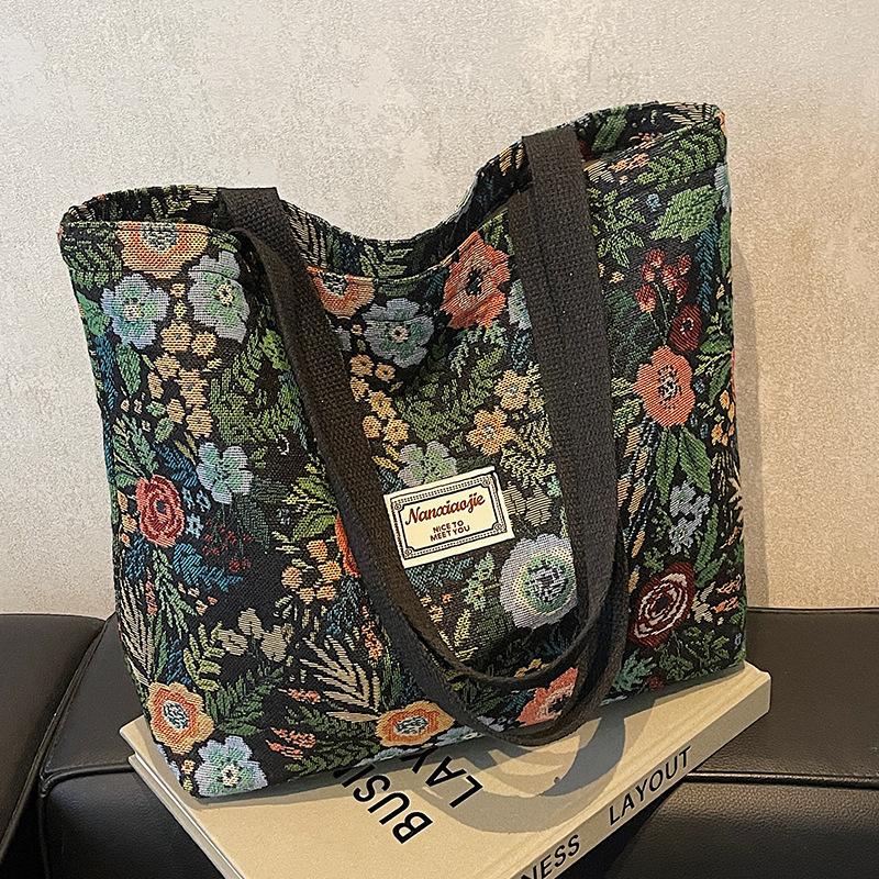 Большая вместительная сумка с цветочным принтом для женщин, новая модная сумка через плечо для женщин, универсальная сумка на одно плечо
Большая вместительная сумка с цветочным принтом для женщин, новая модная сумка через плечо для женщин, универсальная сумка на одно плечо