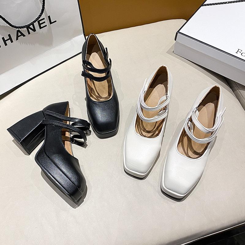 French high heels women s 2025 new fashion small fragrant style thick heel shallow mouth thin small leather shoes large size Mary Jane shoes 35
French high heels women s 2025 new fashion small fragrant style thick heel shallow mouth thin small leather shoes large size Mary Jane shoes 35