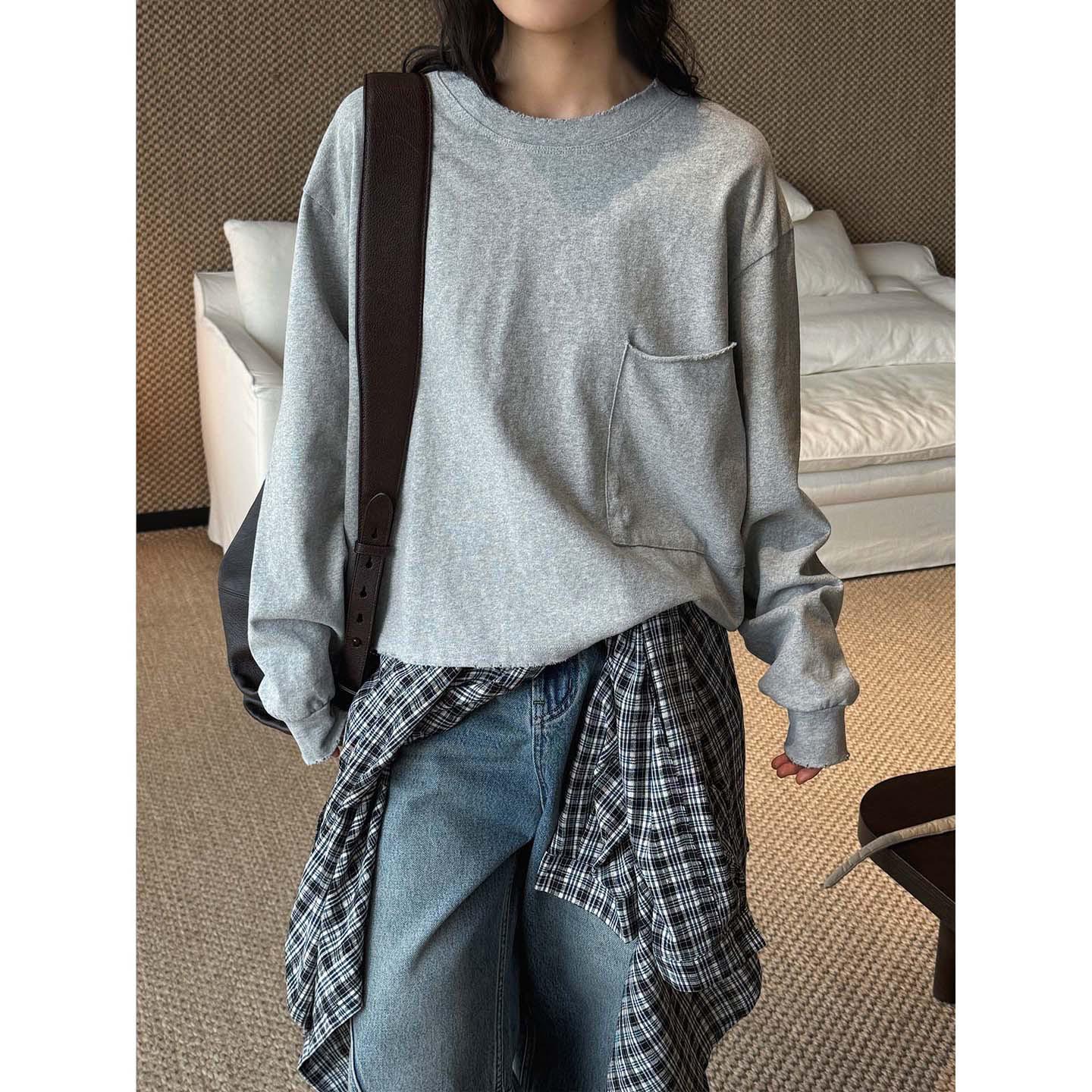 Louvre Spring Korean Asymmetrical Round Neck Pocket T-shirt for Women One Size світло-сірий колір
Louvre Spring Korean Asymmetrical Round Neck Pocket T-shirt for Women One Size світло-сірий колір