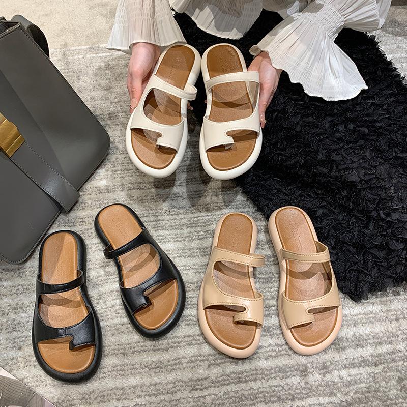 Foreign trade set toe cool slippers women s summer wear 2024 new flat-bottomed fairy wind retro one-word beach slippers 35
Foreign trade set toe cool slippers women s summer wear 2024 new flat-bottomed fairy wind retro one-word beach slippers 35