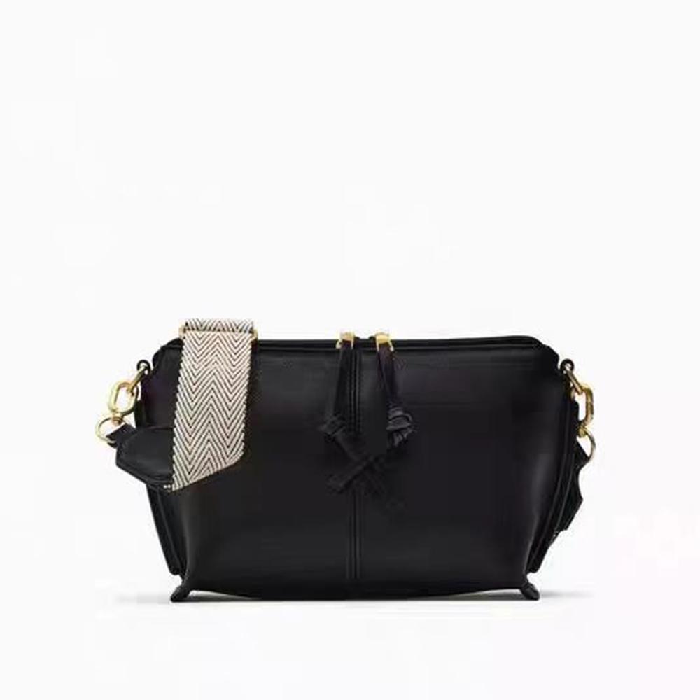 Fashion Designer Purses and Handbags Wide Strap Shoulder Crossbody Bags for Women Small PU Leather Pouch Quilted Tote Phone Flap 15x20x7cm
Fashion Designer Purses and Handbags Wide Strap Shoulder Crossbody Bags for Women Small PU Leather Pouch Quilted Tote Phone Flap 15x20x7cm