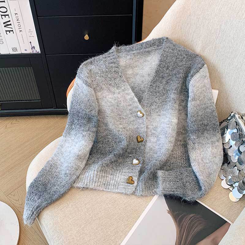 Женский кардиган с цветными блоками и градиентом, V-образным вырезом, пуговицами в форме сердца, длинными рукавами, короткий зимний вязаный топ для девочки One Size
Женский кардиган с цветными блоками и градиентом, V-образным вырезом, пуговицами в форме сердца, длинными рукавами, короткий зимний вязаный топ для девочки One Size