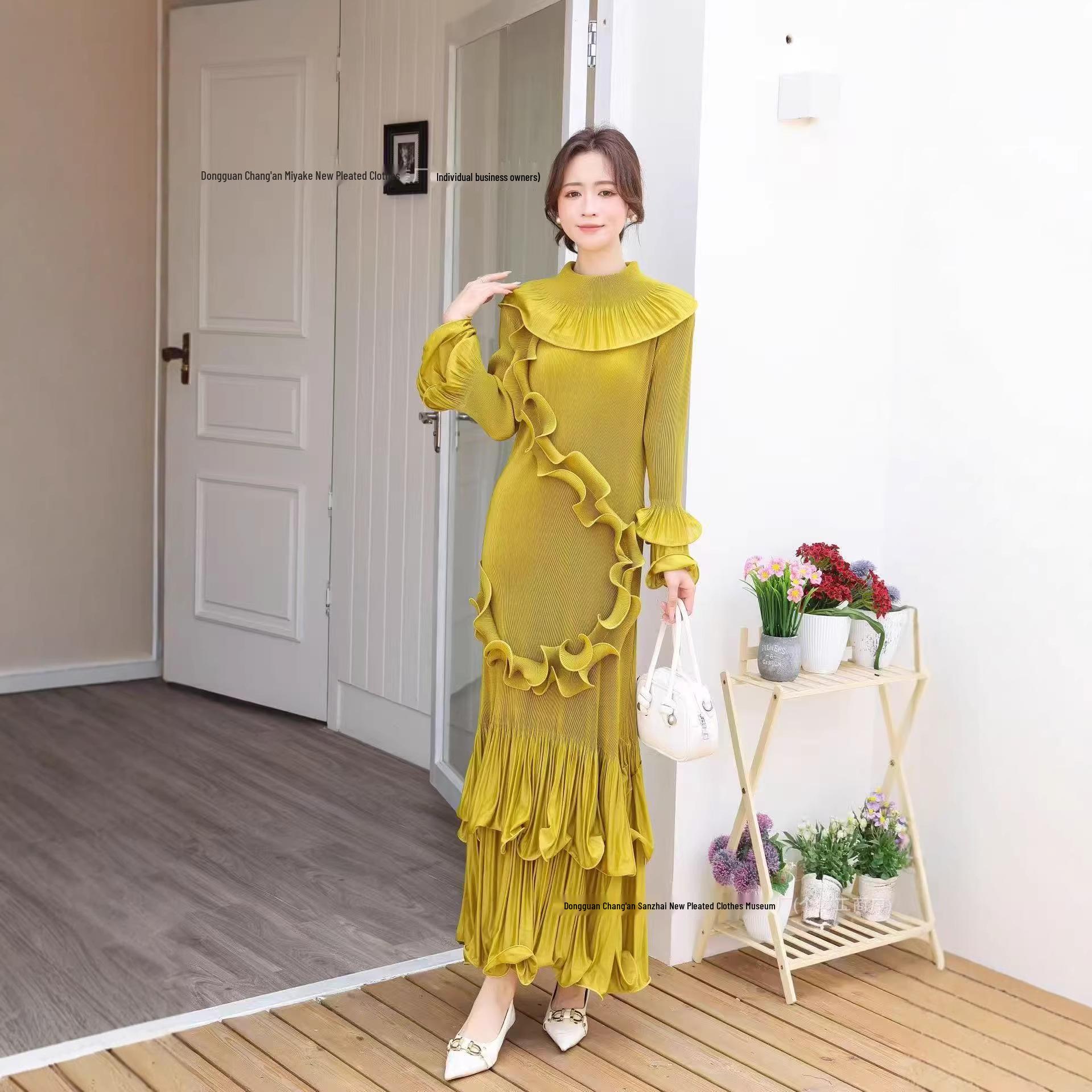 Plus Size Elegant Solid Color Fishtail Dress with Pleated Ruffle Details & Bell Sleeves One Size (80/160 kg)
Plus Size Elegant Solid Color Fishtail Dress with Pleated Ruffle Details & Bell Sleeves One Size (80/160 kg)