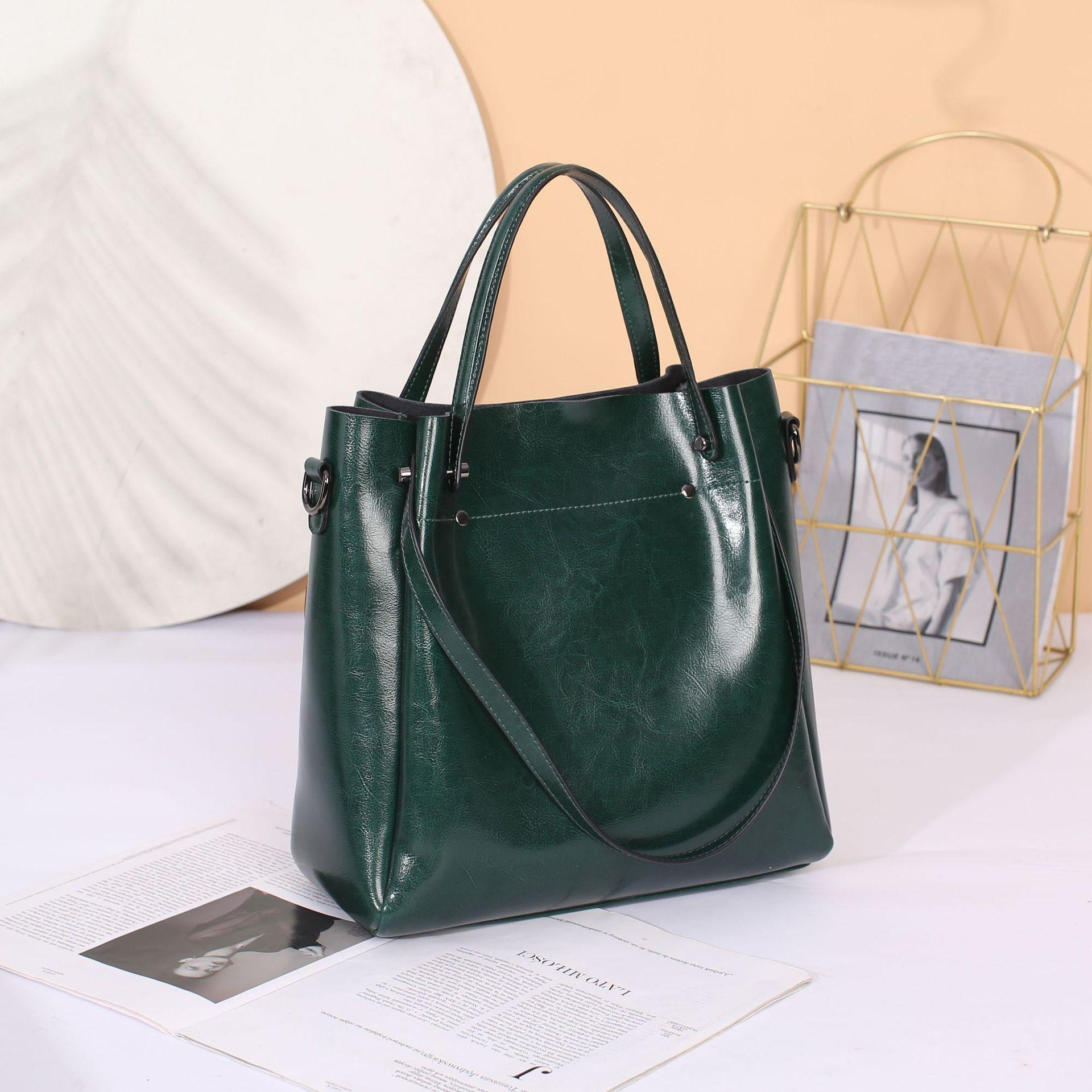 2026 Cow Leather Female Handbag Luxury Design women shoulder bag oil wax large capacity tote bag cowhide hand bill crossbody bag зелений
2026 Cow Leather Female Handbag Luxury Design women shoulder bag oil wax large capacity tote bag cowhide hand bill crossbody bag зелений