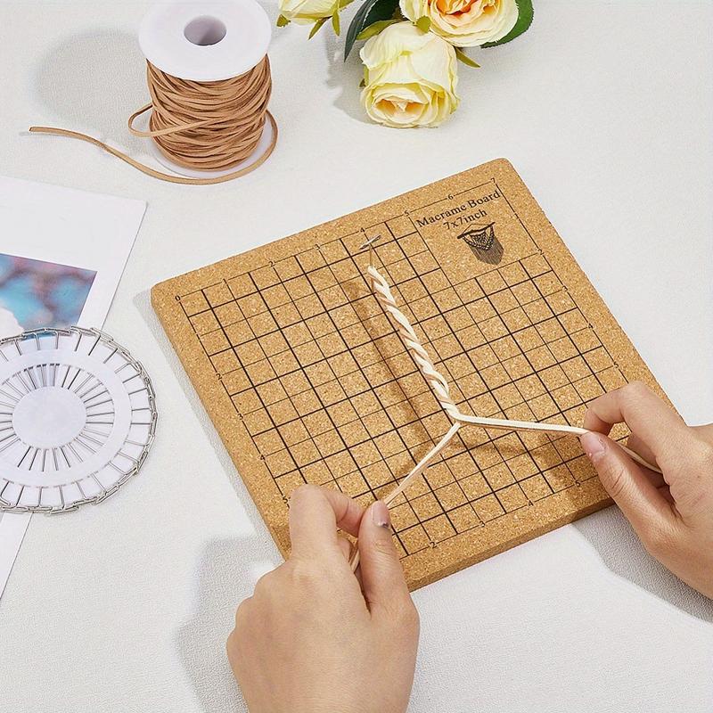 1 Set Cork Macrame Board With Instructions Knitted Rope Weaving Fixing Tool Macrame Board Portable Multiple Options Available 18x18cm
1 Set Cork Macrame Board With Instructions Knitted Rope Weaving Fixing Tool Macrame Board Portable Multiple Options Available 18x18cm