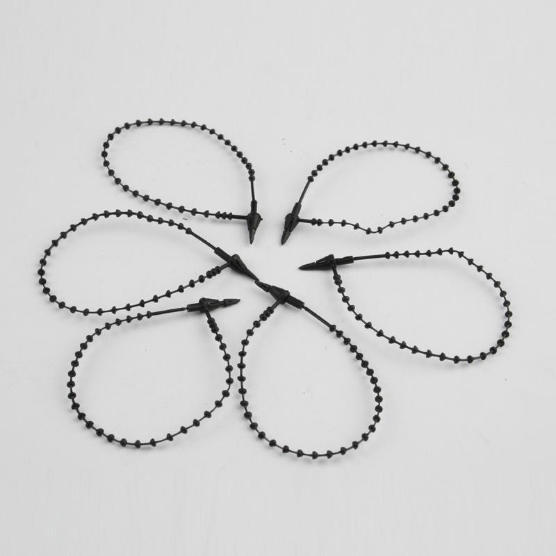 Черная нить с иглами для ручного шитья и застежками-пистолетами 5-inch
Черная нить с иглами для ручного шитья и застежками-пистолетами 5-inch