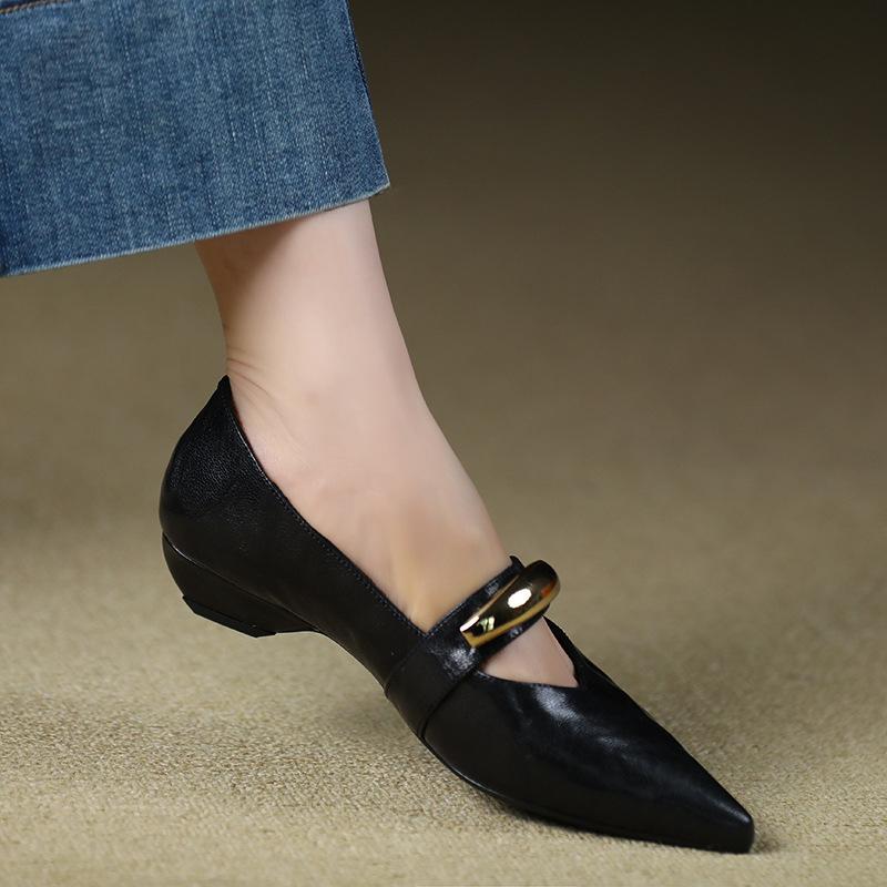 British pointed low-heeled Mary Jane shoes women s shallow single shoes women s flat-heeled small leather shoes women 34
British pointed low-heeled Mary Jane shoes women s shallow single shoes women s flat-heeled small leather shoes women 34