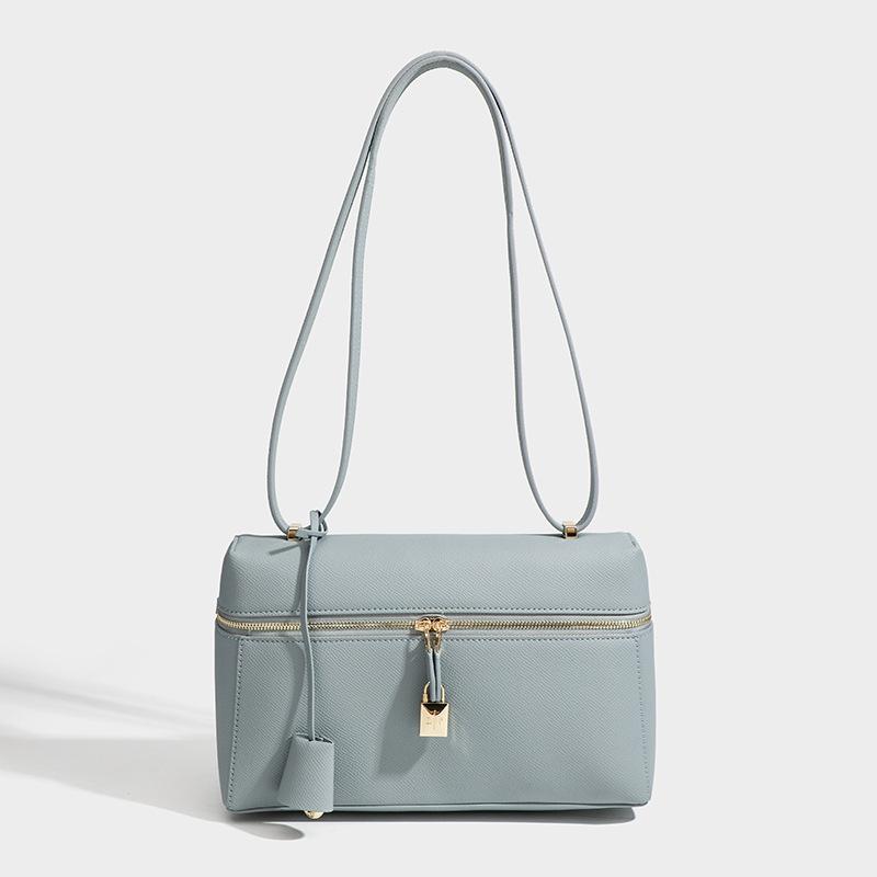summer new armpit bag leather lunch box bag zipper microfiber leather shoulder diagonal span cosmetic bag small size 8811
summer new armpit bag leather lunch box bag zipper microfiber leather shoulder diagonal span cosmetic bag small size 8811