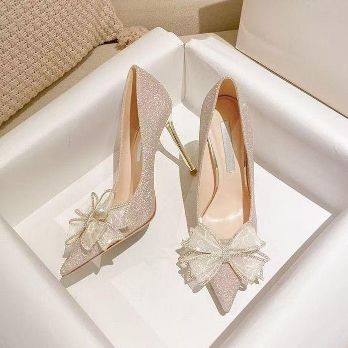 2024 spring and summer new Xiaoxiangfeng women s pointed head bow high heels French temperament rhinestone stiletto shoes 40
2024 spring and summer new Xiaoxiangfeng women s pointed head bow high heels French temperament rhinestone stiletto shoes 40