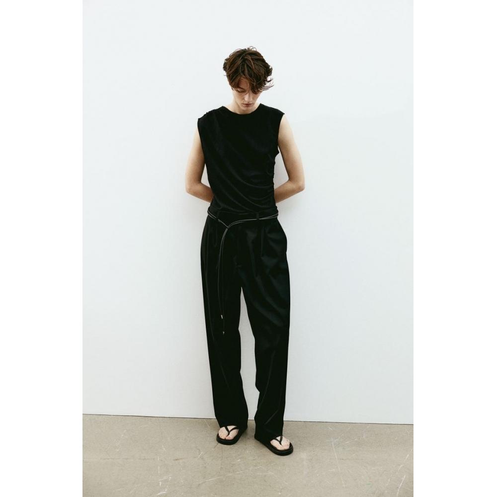 Топ без рукавов с драпировкой HM, черный
Топ без рукавов с драпировкой HM, черный