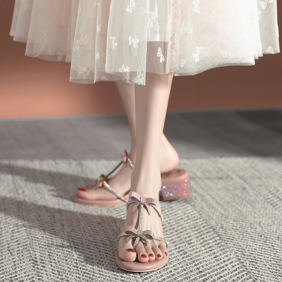 Rhinestone cool slippers summer new bow sandals bright diamond fairy wind toe slippers thick heel medium heel shoes women 34
Rhinestone cool slippers summer new bow sandals bright diamond fairy wind toe slippers thick heel medium heel shoes women 34