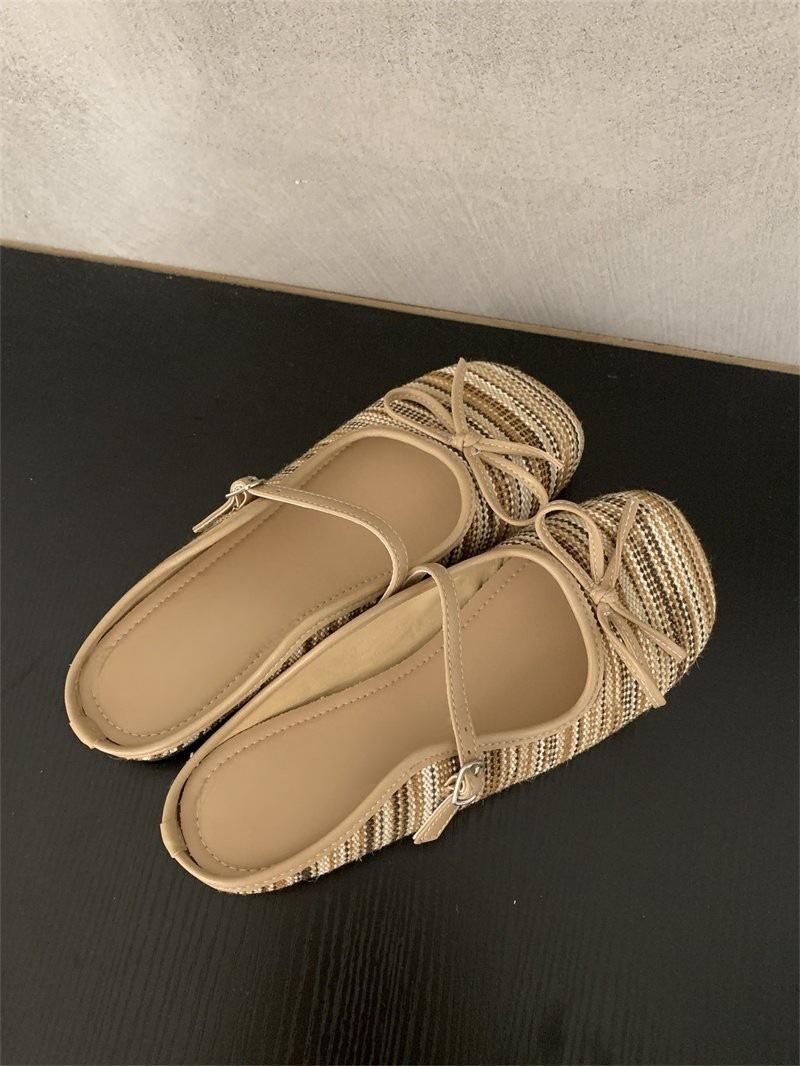 Wear a flat bottom with a skirt outside the season for the first time, cool slippers, bow weaving, a pedal, comfortable and gentle, half a bag head 42 хакі
Wear a flat bottom with a skirt outside the season for the first time, cool slippers, bow weaving, a pedal, comfortable and gentle, half a bag head 42 хакі