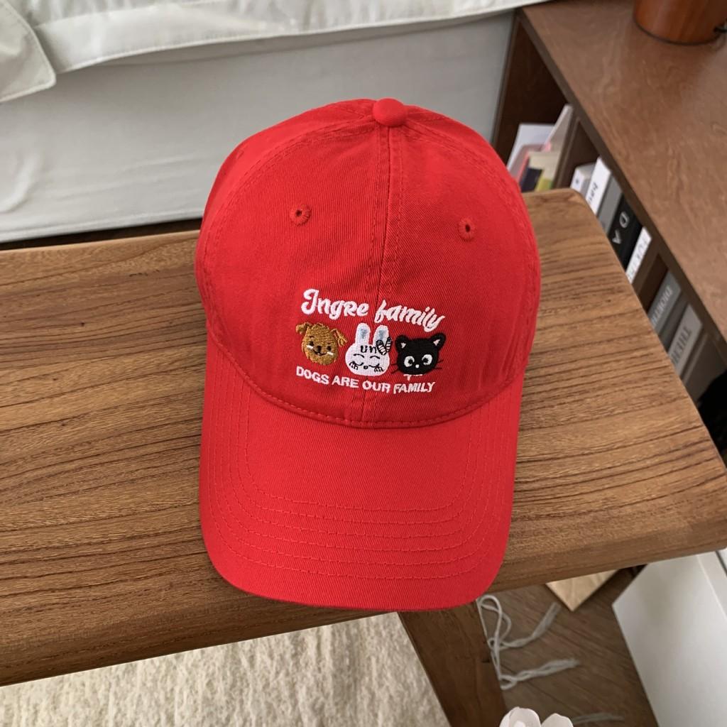 Красная бейсболка-утка с очаровательной вышивкой собаки для женщин и мужчин. Идеально подходит для повседневной весны и моды лета. StyleE
Красная бейсболка-утка с очаровательной вышивкой собаки для женщин и мужчин. Идеально подходит для повседневной весны и моды лета. StyleE