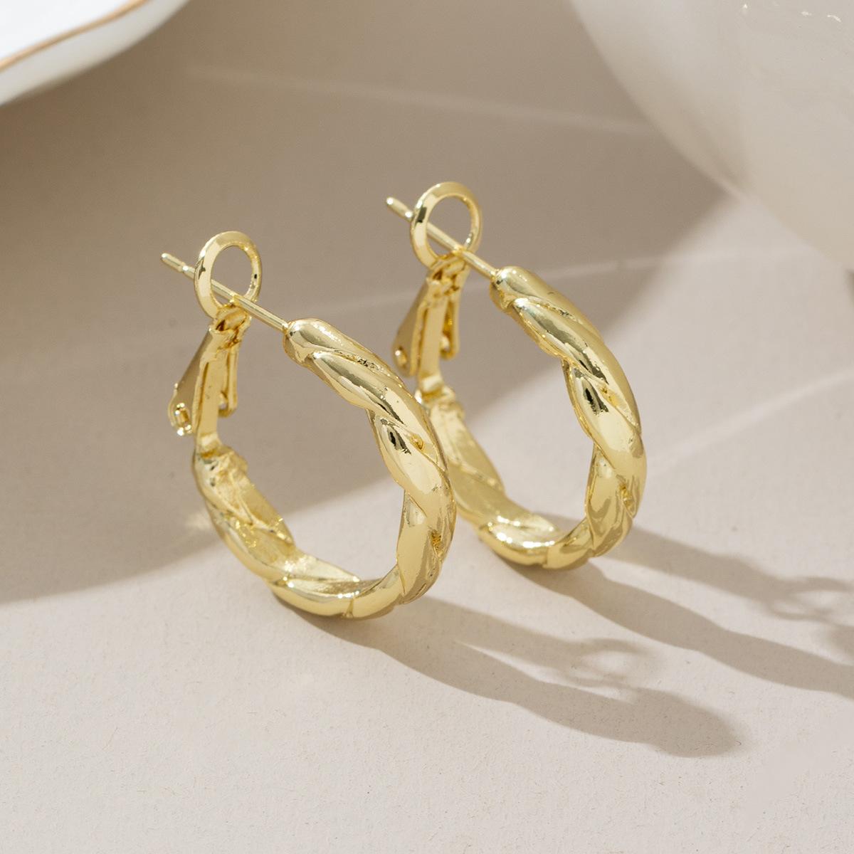 Light Luxury Simple Twisted Hoop Earrings for Women Ladies Fashionable Temperament Earring Buckle Daily Commuting Jewelry Gifts
Light Luxury Simple Twisted Hoop Earrings for Women Ladies Fashionable Temperament Earring Buckle Daily Commuting Jewelry Gifts