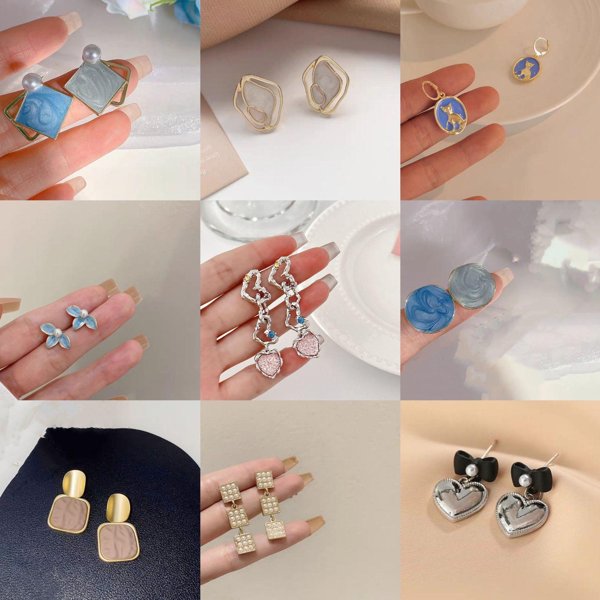 S925 Silver Needle Love Stud Earrings - 2023 Trendy, Elegant, Simple Women s High-End Ear Accessories
S925 Silver Needle Love Stud Earrings - 2023 Trendy, Elegant, Simple Women s High-End Ear Accessories