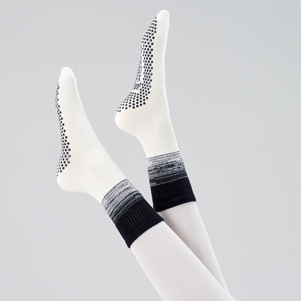 Носки Silica Gel Mid Tube Pilates Socks Нескользящие спортивные носки для фитнеса Носки Gradient Yoga Socks Ballet 5Pairs
Носки Silica Gel Mid Tube Pilates Socks Нескользящие спортивные носки для фитнеса Носки Gradient Yoga Socks Ballet 5Pairs